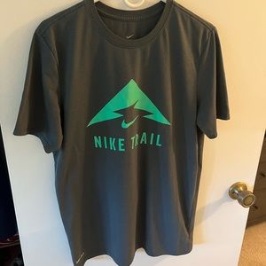 Nike Trail T-shirt men’s large slim
